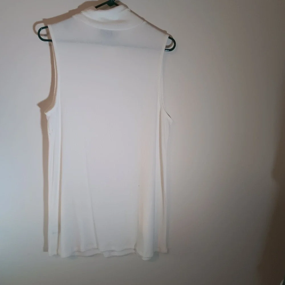 Torrid Sleeveless Ribbed Turtleneck Tank Top White Plus Size Blouse‎ - Picture 4 of 7
